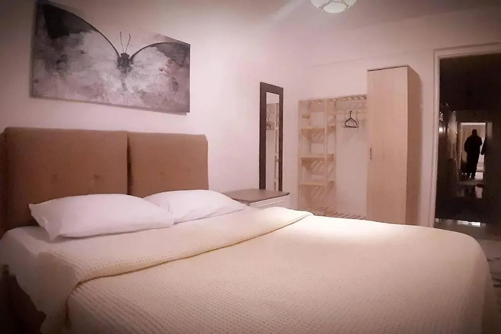 Apartament 4-Room, Warm House, Near The Sea, Next To The Historic Elevator Izmir